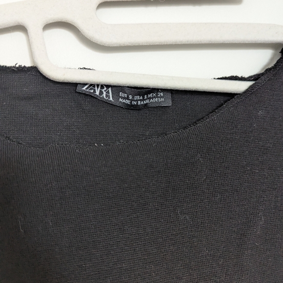 White and black crop top (2 items) - Picture 8 of 9